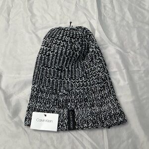 CALVIN KLEIN knit hat